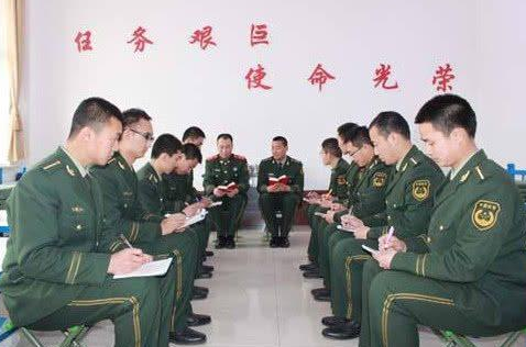 怎么当大学兵 6ce51621be7b4bf4bbec2314bd750bed.png