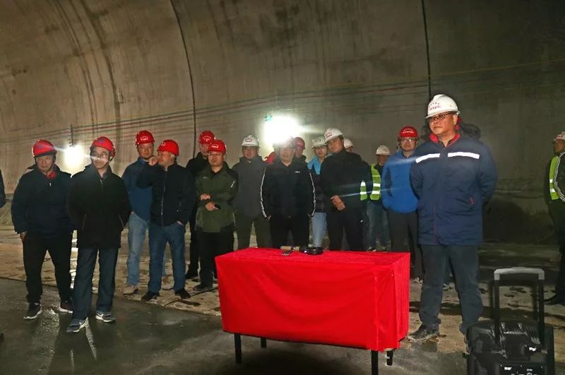 昌景黄铁路安徽段首个隧道光面爆破标准化施工观摩会在昌景黄铁路i标