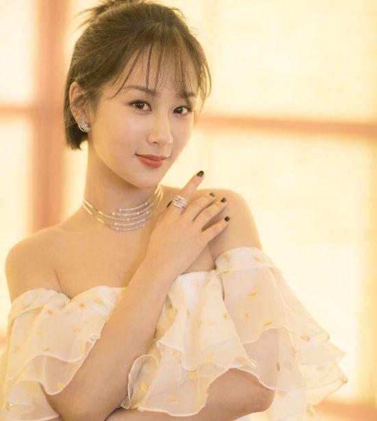 杨紫最新代言的新品 7940234c05104d86af063f3650c67d98.jpeg