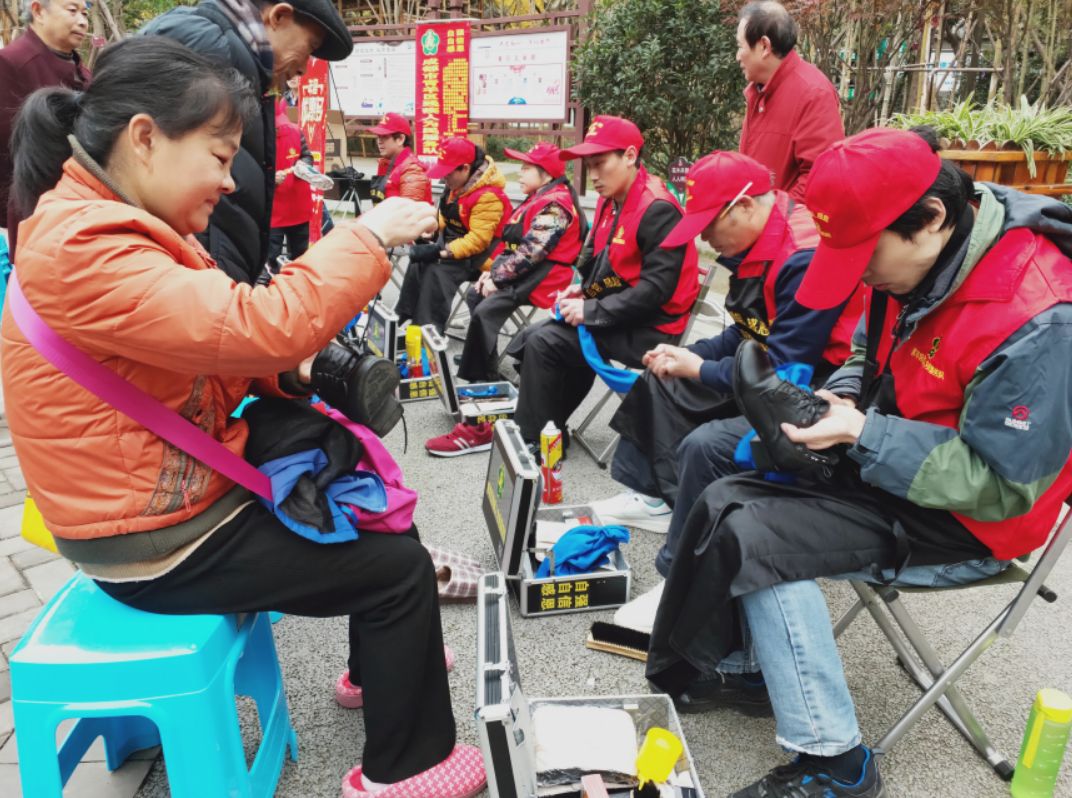 世界残疾人口日_世界人口日