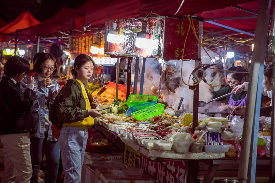 11月22日,南昌紫荆夜市