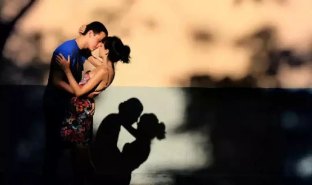 两个相扑选手猜成语_相扑选手