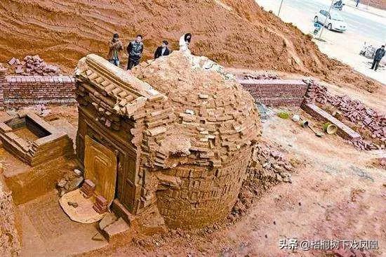 甬道|山西挖土挖到一座贵族墓，考古中发现异常，甬道内埋了两具骸骨