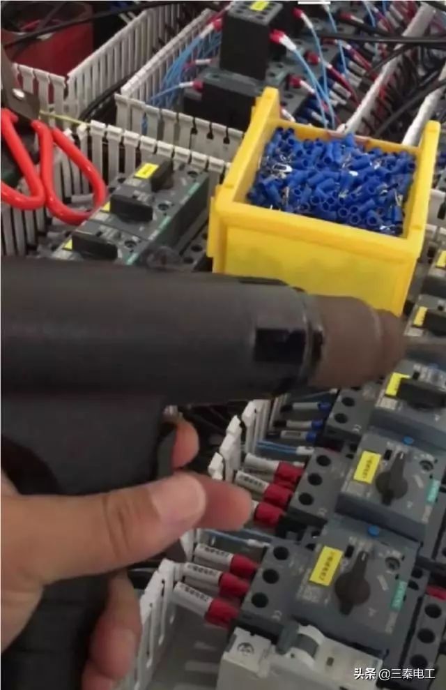 如何当一名合格的电工 9f641f74769a44bab2b5bc00ca47f34e.jpeg