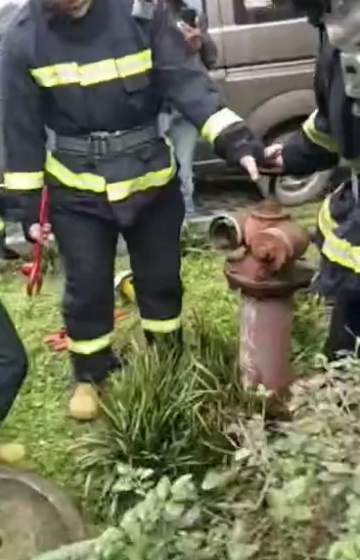 重庆消防：火灾中“不出水”设备系水泵接合器，非消防栓