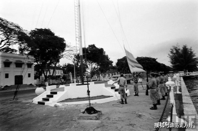 1965年南越西贡军事政变,街头的军民和坦克,军事设施等