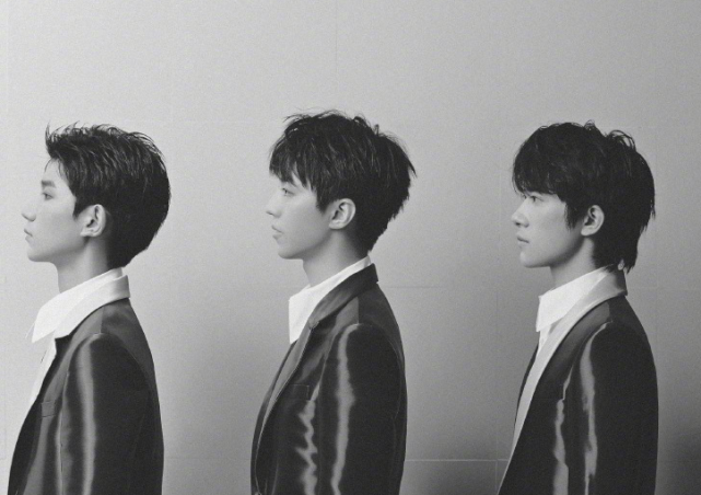 易烊千玺唱歌跨年 210efb21fee74a23bd34e6d893f80db9.png