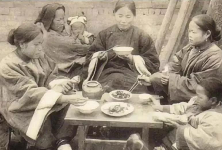 清朝|100多年前的清朝女子，最后一张让人一见倾心