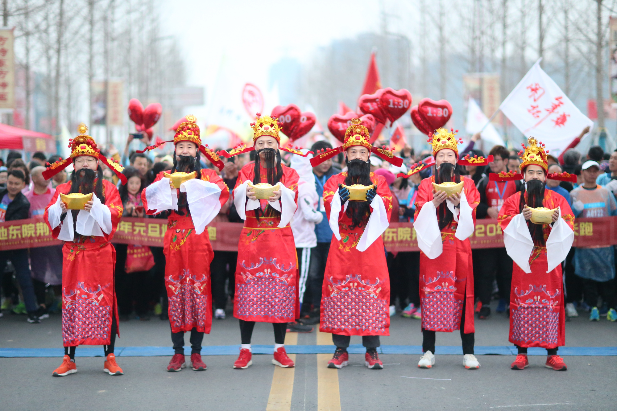 [足球之夜报道]原创别样迎新年！荆州市2020年元旦迎新长跑成功举