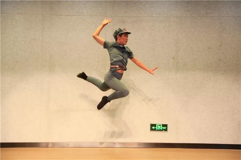 怎么学跳舞最快 6149ece096054705a7b6f45f54a50371.jpeg