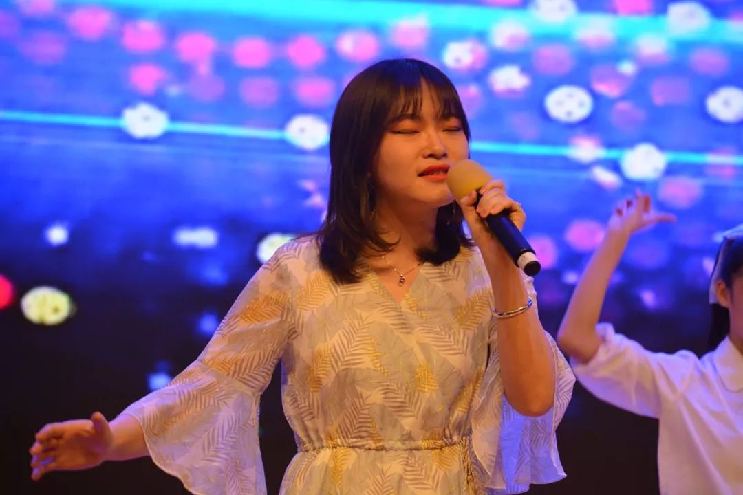 啥也不会的人可以表演什么才艺 64e4e2d80ca446059acf8dfb71cd570f.jpeg