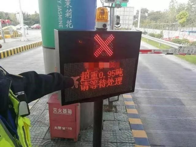12月16日起,全国高速严格执行“超限禁行”,吊车跟着遭殃。你的吊车还能上高速吗?
