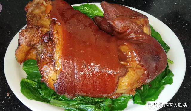 猪脚怎么砍才好看 6c4a57290a334f3583e7ce320d4fae08.jpeg