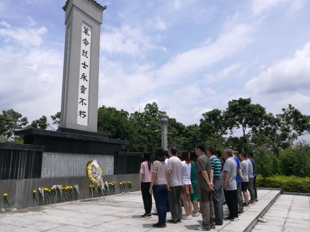 其中,大埔围村村委后山上的革命烈士纪念碑,是为了纪念在抗战牺牲的