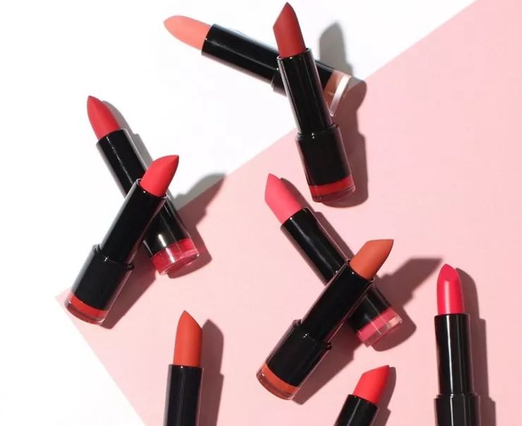 怎样涂口红才好看学生党 87f58a2c3aaf4947b5e68e045ba6a9e2.jpeg