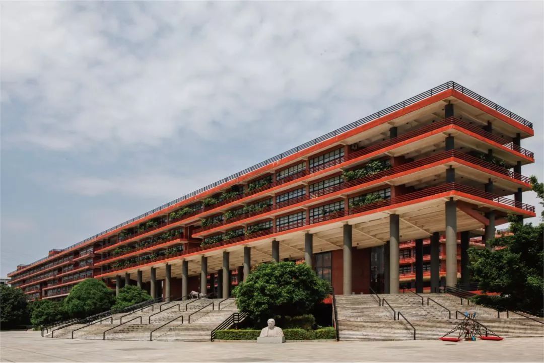 什么是高级中等教育学校毕业 8847bbda43c943139f6cdab76c48c5e2.jpeg