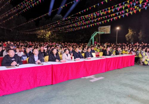 务川:涪洋中学举办元旦文艺晚会活动