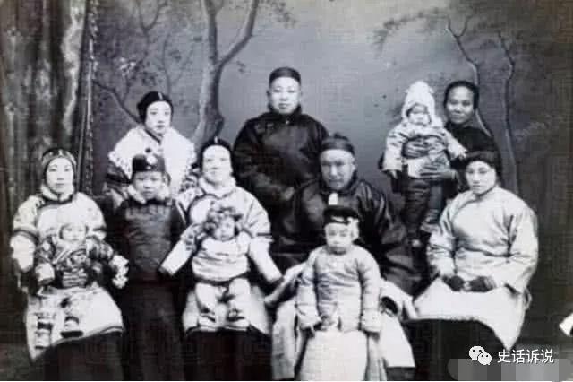 大臣|皇帝吃咸菜喝粥，大臣夸赞其节俭，知道真相后喝粥变成奢侈