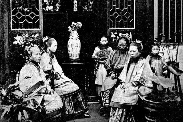 清朝|100多年前的清朝女子，最后一张让人一见倾心