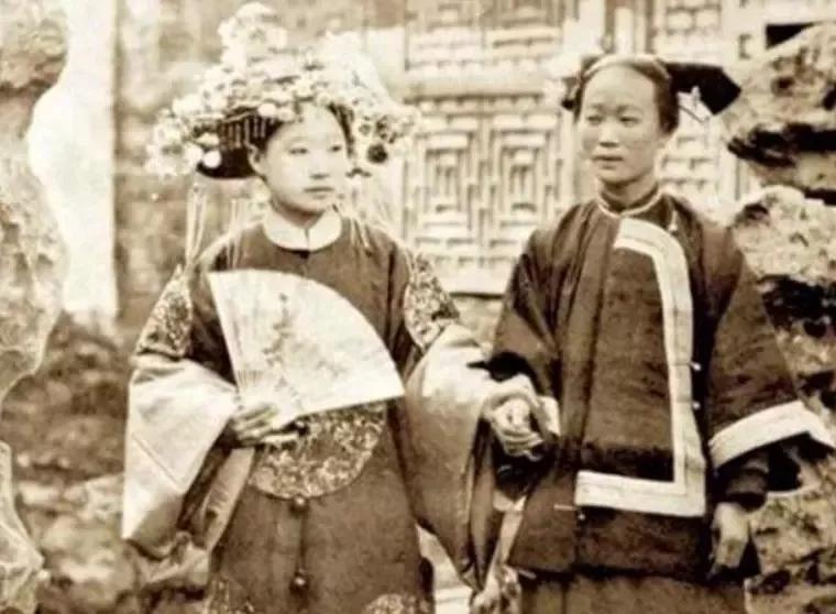 清朝|100多年前的清朝女子，最后一张让人一见倾心
