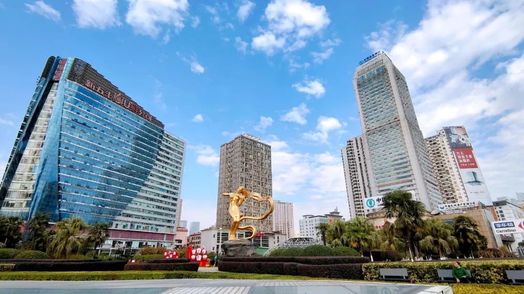 芙蓉区2020年GDP_长沙芙蓉区夜景图片