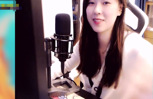 多少岁不能出现在直播镜头 e3f0f1683b224b21bac517b57f600d41.png