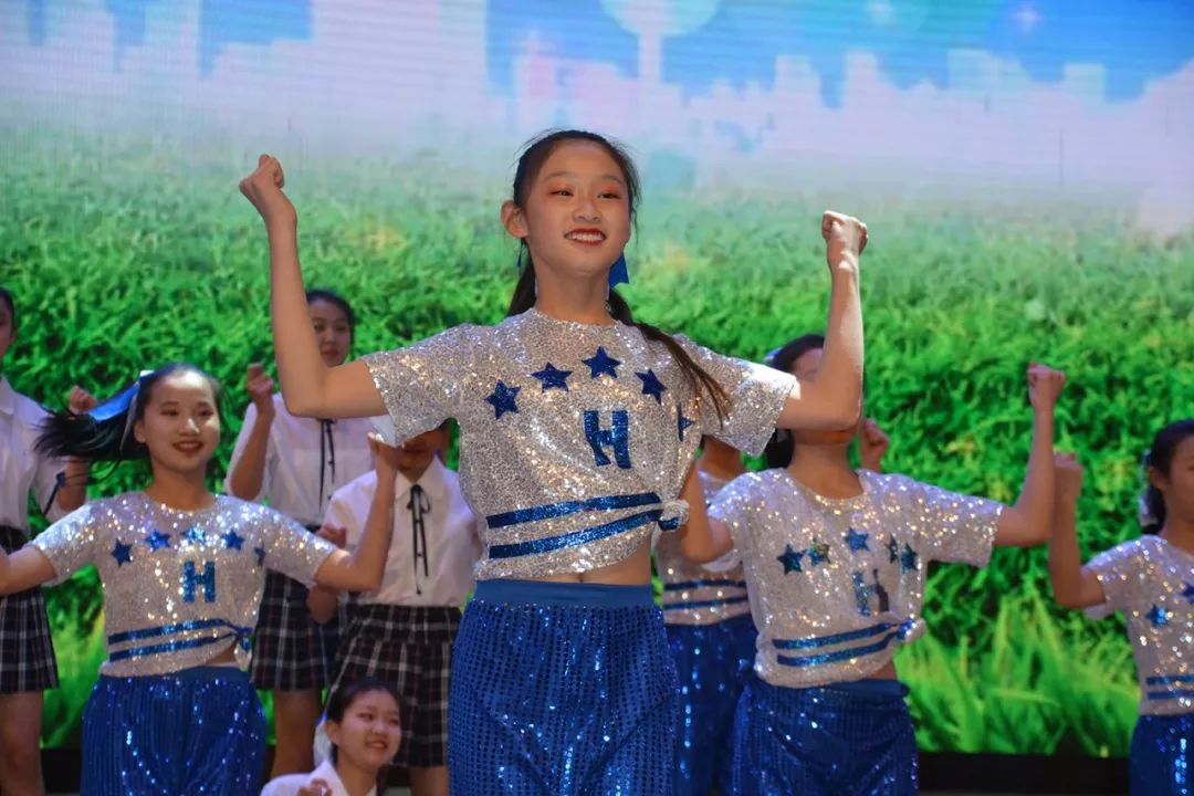 啥也不会的人可以表演什么才艺 f90fb02dc8204a74904e96f32fc3fdc9.jpeg