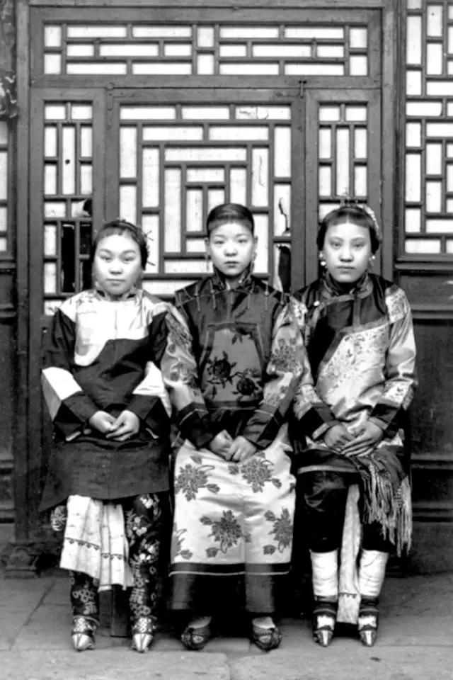 清朝|100多年前的清朝女子，最后一张让人一见倾心