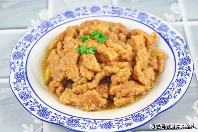 民间美食"蒸小酥肉"怎样做才好吃?挂糊秘诀在这里,看着很诱人