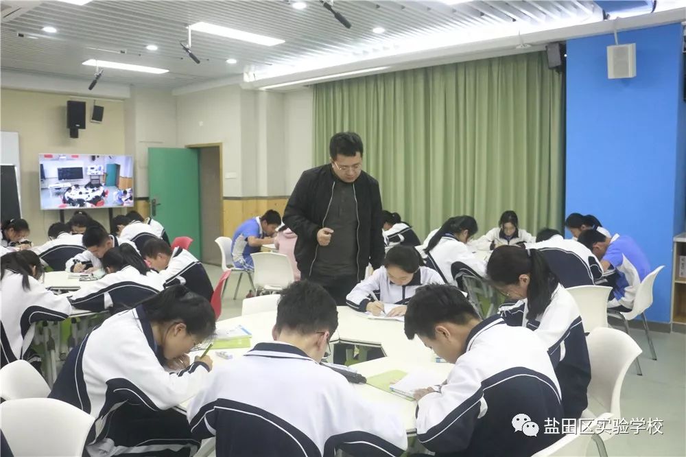 名师交流促成长——观澜二中王振鑫副校长到我校进行课堂教学研讨活动
