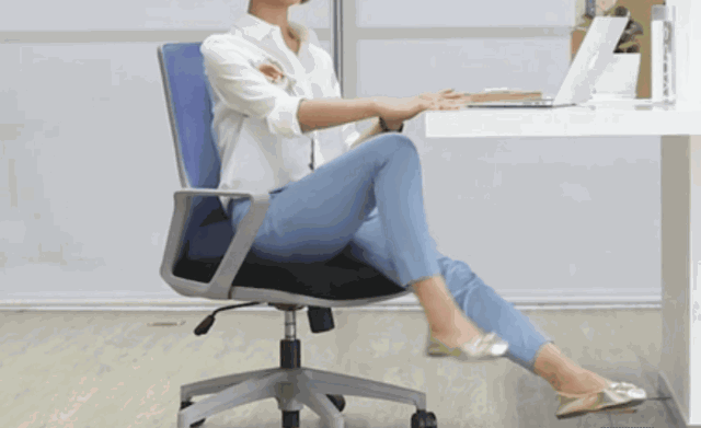 0cf2b792458a45359c740cb00aba325e.gif