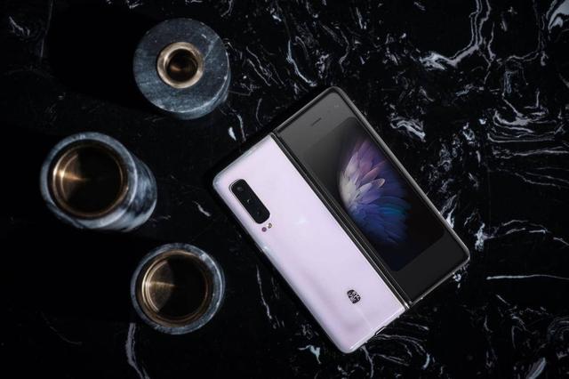 难抵尊享体验 心系天下三星W20 5G演绎极致臻品诱惑