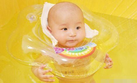 爱笑宝妈欧丹丹■原创婴幼儿学游泳的10点注意事项，了解完再考虑是否带宝宝去游泳！
