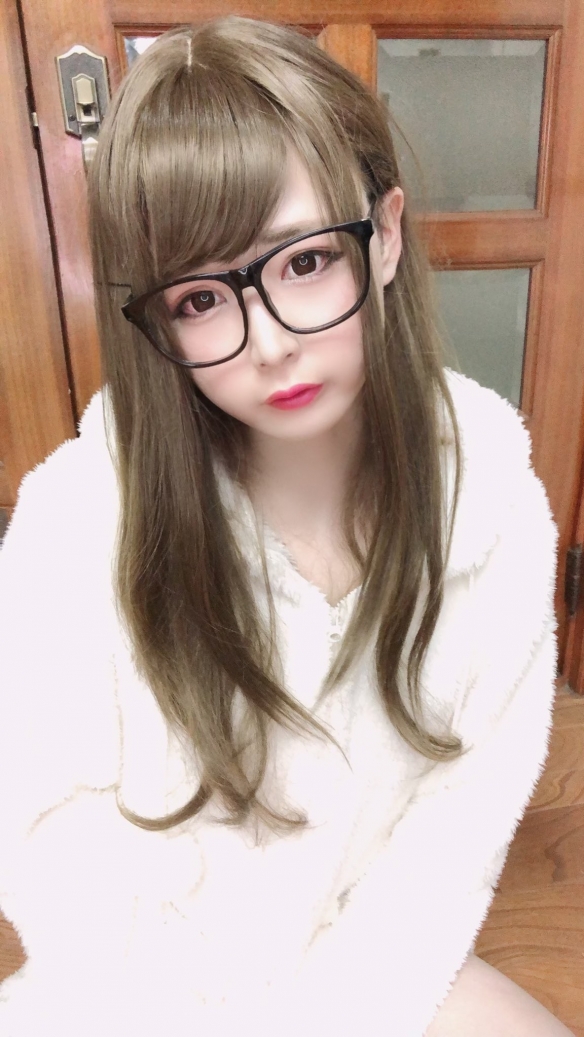 日本女装大佬走红网络:化妆堪称整容?不!变性