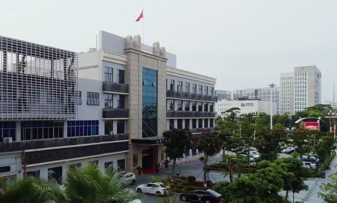 光明区各街道2019GDP_2019年各省gdp占比图(3)