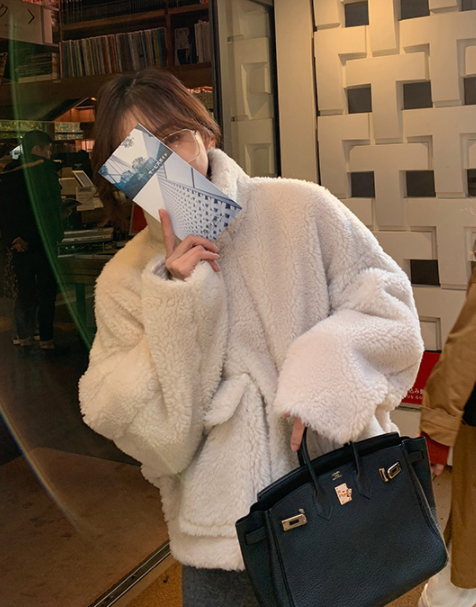 慵懒风宽松毛绒外套推荐 6caafd54edb34468bafa839742313b2f.png