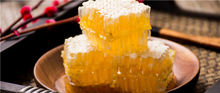 蜂巢蜜怎么做的 6ecf1f46eb0b4d1993546374f13d968d.jpeg