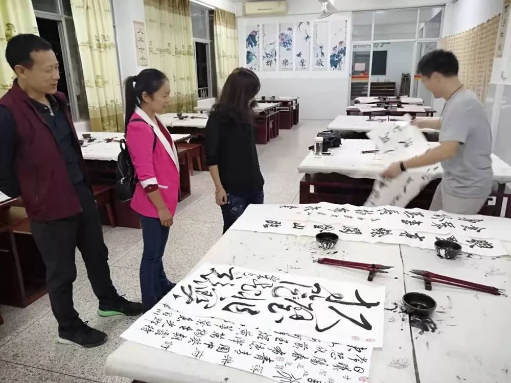 书山有路勤为径汕头市潮阳实验学校小学部书法研习组首届书法临帖展