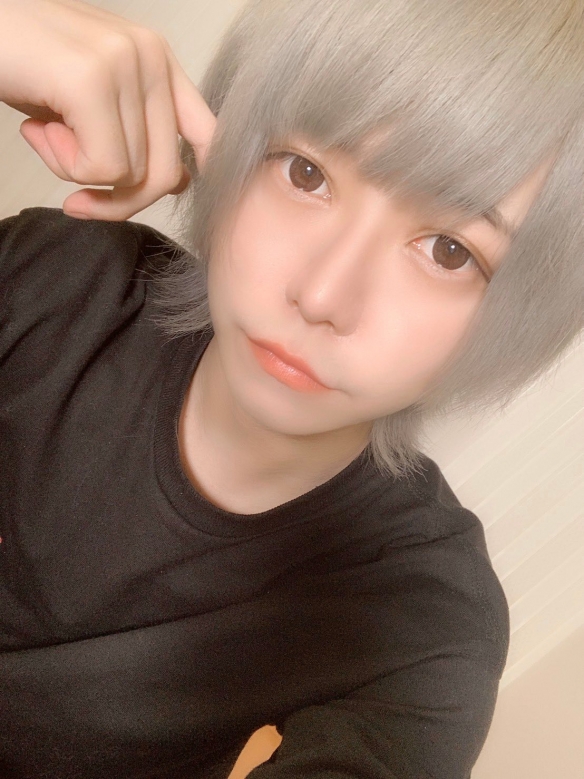 日本女装大佬走红网络:化妆堪称整容?不!变性