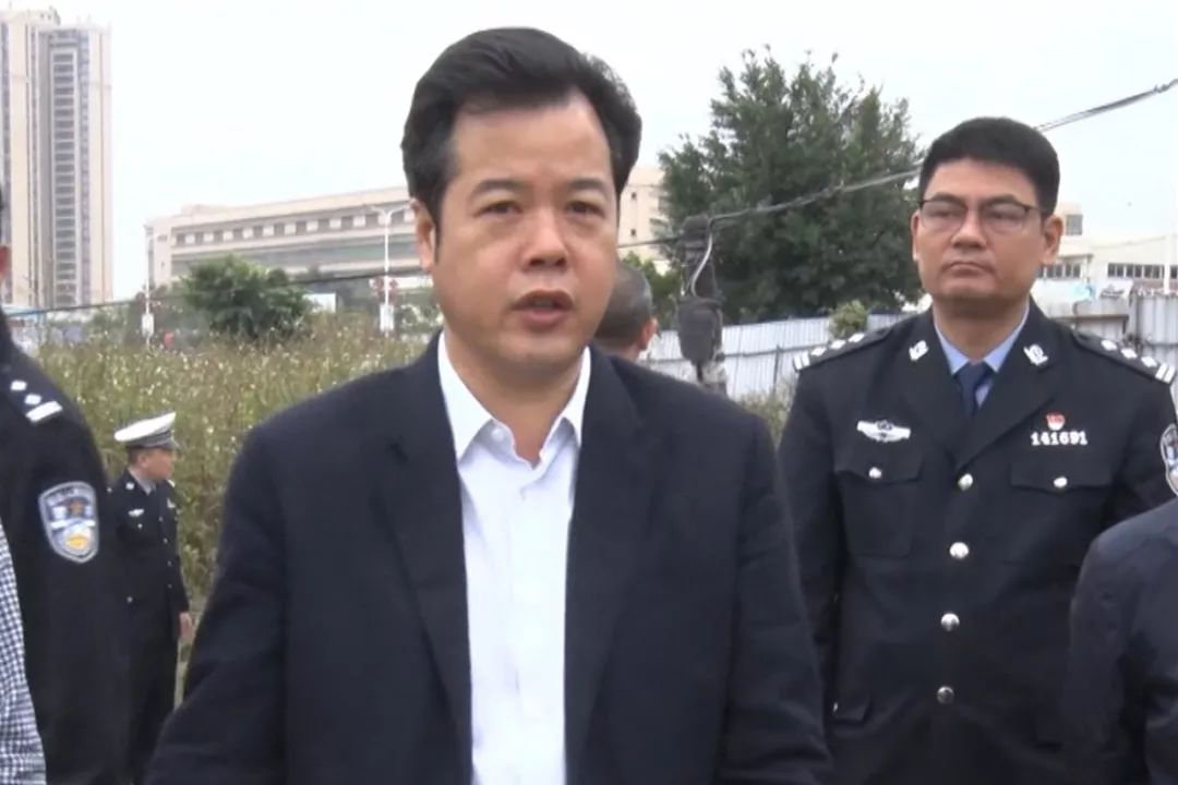 郑俊雄强调:全面排查整改道路交通安全隐患 坚决杜绝重特大安全事故