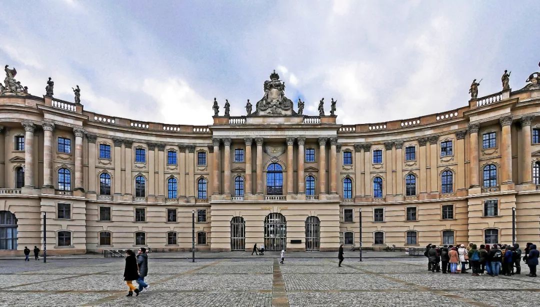柏林洪堡大学(德语:humboldt-universitt zu berlin,hu berlin),是