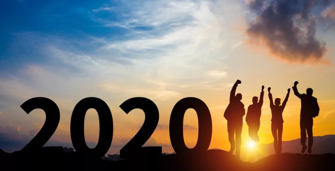 原来20年前的2000年