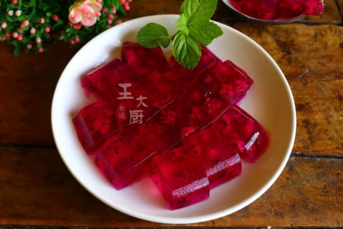 火龙果果冻的家常做法,香甜软糯,简单好吃