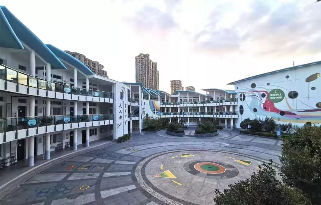 权威发布舟山第一小学北校区暂名揭开神秘面纱今秋正式亮相岛城