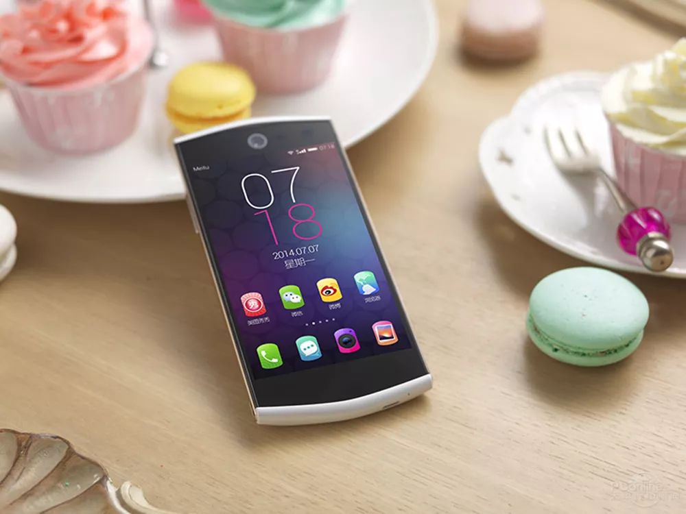 婴儿几个月可以看手机和电视 c7c9d9cf9ab444aa92af32b36c5bc265.jpeg