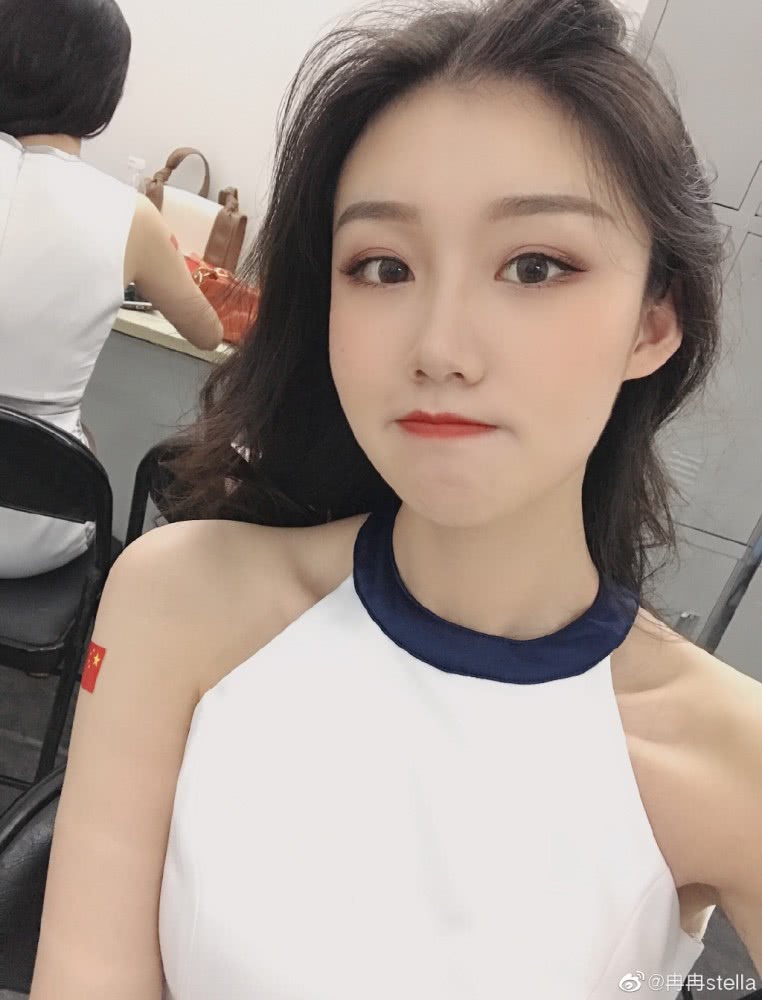 rng德杯夺冠后tabe人气瞬间暴涨,女友资料被扒出,美若天仙还是车模