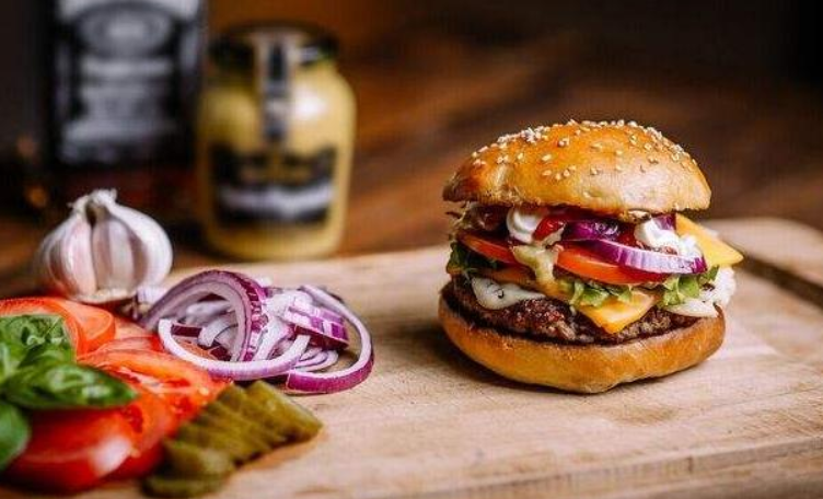 价格一样的汉堡,肯德基和麦当劳区别太大,聪明