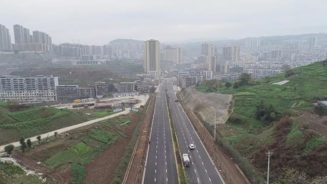 双向6车道!万州这条大道正式通车,市民切换飞机,高速模式更快捷!