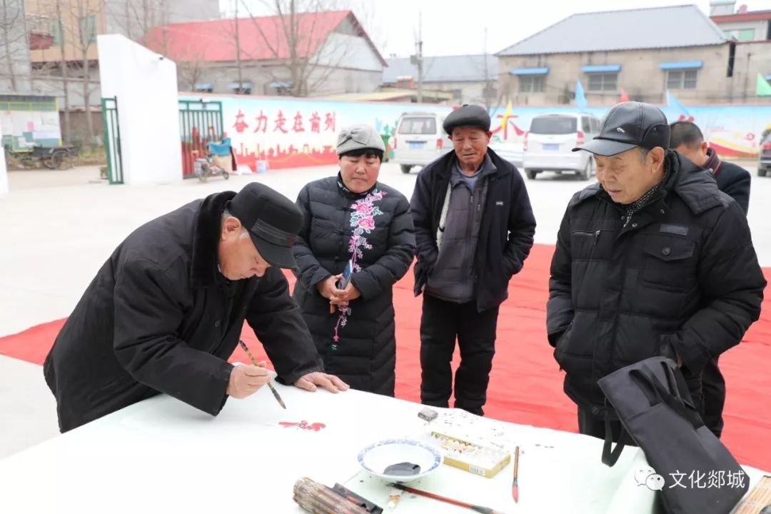 文化进万家共圆中国梦郯城县送文化下乡走进花园乡刘湖村