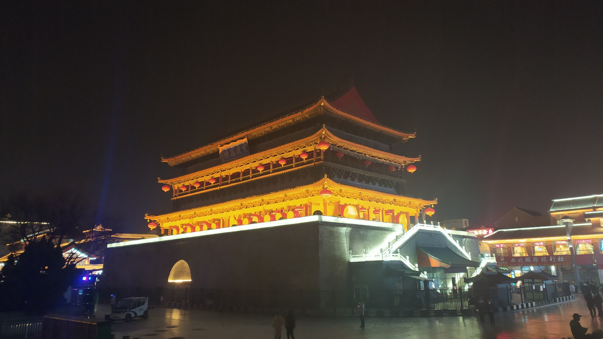 西安钟楼商圈的gdp_西安钟楼图片(3)